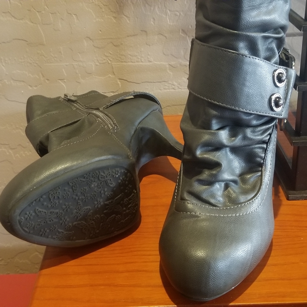 Anne Michelle Grey Boot - Picture 3 of 4